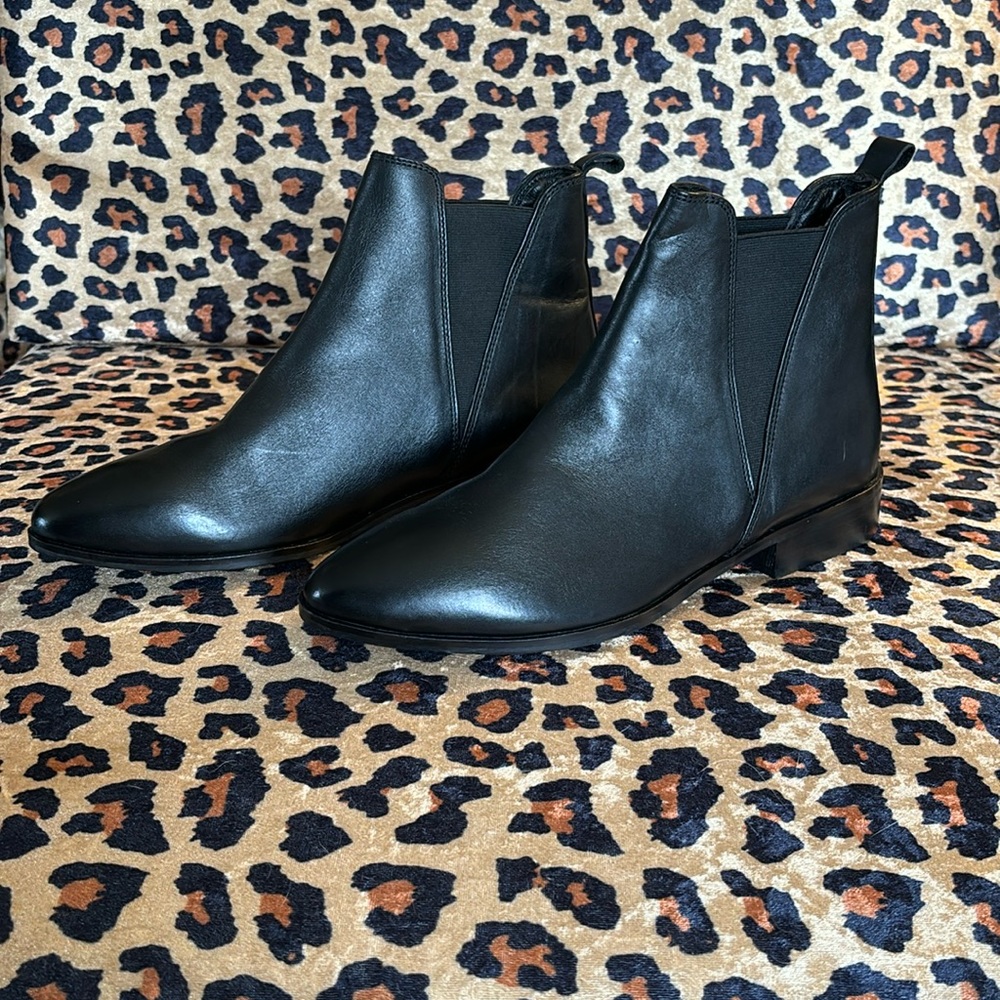 Chelsea Crew Black Label ROLO Leather size 5.5 NWOT